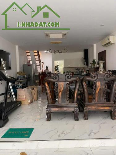 BÁN NHÀ KHU KIỀU ĐÀM - HIM LAM, QUẬN 7
Diện tích: 5x16m
Giá: Nhỉnh 11 tỷ - 2
