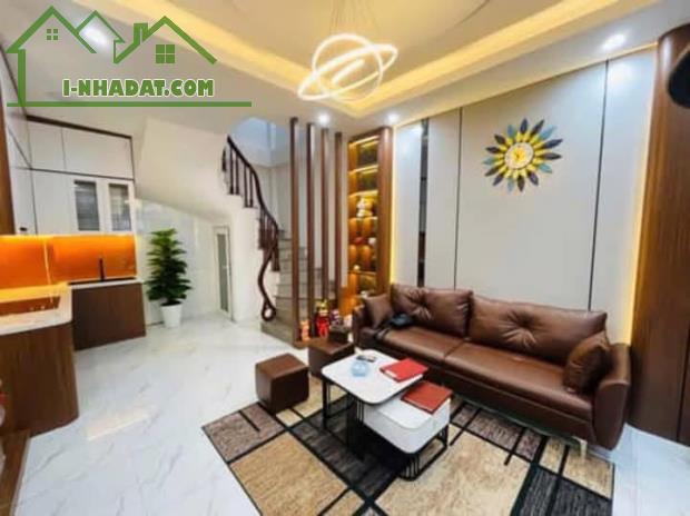 Nhà Đẹp Gần Đường Lĩnh Nam, Hoàng Mai 30m, 5 tầng, mt 4.6m, giá 5.8 tỷ. - 2
