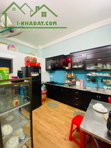 BÁN NHÀ HẺM NGÔ QUYỀN QUẬN 5 - 71M2