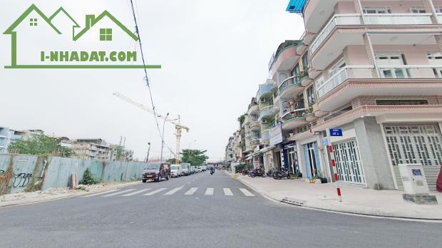Bán nhà Tạ Quang Bửu, 35tr/ tháng, Phân lô, 250m2, chỉ 11 tỷ 2