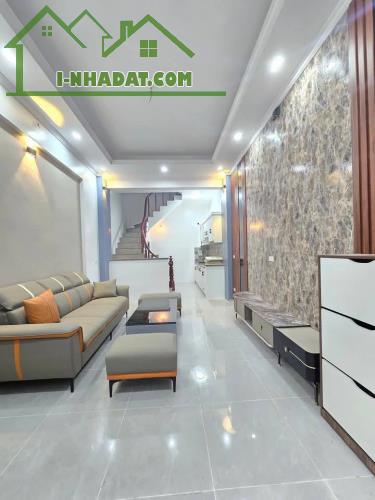Nhà Đẹp Gần Đường Ô Tô, Vĩnh Hưng, Hoàng Mai 30m, 5 tầng, mt 3.5m, giá 6.5 tỷ.