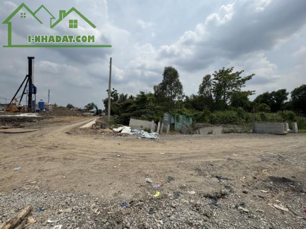 Bán đất mặt tiền Bình Chánh, đường Láng Le Bàu Cò, 1520m2, 3 mặt tiền, chỉ 10+X tỷ - 1