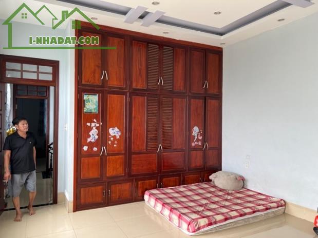 Bán Nhà 3 tầng 62 m2, Ngang 5m, Gần Trung Tâm Thủ Đức, Hẻm Xe Hơi, Full Nội Thất - 2
