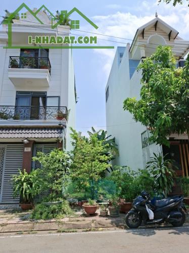 Bán đất ở đô thị PHÂN LÔ đường 10M Q9, Phân lô 5mx25m, phù hợp xây nhà cao tầng để ở hoặc