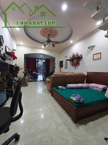 Bán nhà mặt phố Q.9, 77m², 7.4 tỷ, 3PN, sổ hồng - 3