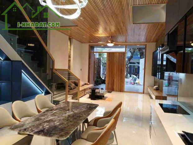 💥 Nhà Đẹp 3 Tầng Full Nội Thất Hiện Đại – Đường Phú Thạnh 10, Gần Biển Nguyễn Tất Thành,