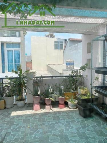 NHÀ BÁN QUANG TRUNG GV - NGAY KHU TRUNG TÂM - GIÁP BV & CA QUẬN  - DT 72M² - 3 TẦNG CHỈ 5. - 5