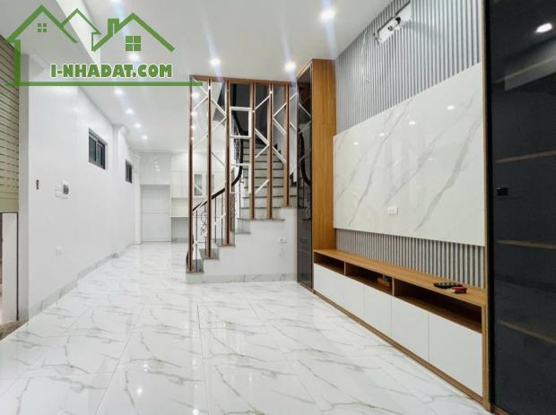 Cần bán nhà Ngọc Lâm, Long Biên, 37m2 x 4 tầng, Gần hồ, gần trường . - 1