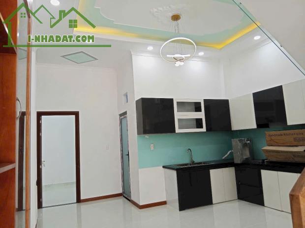 Nhà mới xây 1 lầu 1 trệt 5.8 tỷ/100m2, sân ô tô - 3