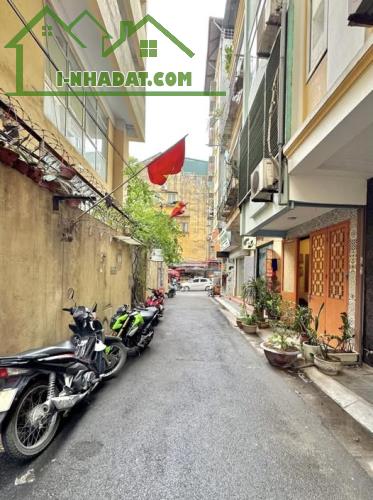 Nhà đẹp tại Trần Quốc Hoàn 40m2 giá hơn 7 đồng