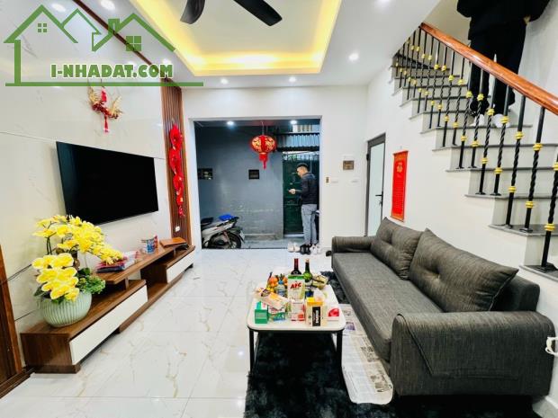 Bán nhà đẹp gần phố Thanh Nhàn – 28m² x 4 tầng – Giá 5.95 tỷ – Ngõ thông, sát công viên
