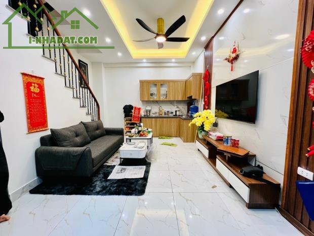 Bán nhà đẹp gần phố Thanh Nhàn – 28m² x 4 tầng – Giá 5.95 tỷ – Ngõ thông, sát công viên - 1