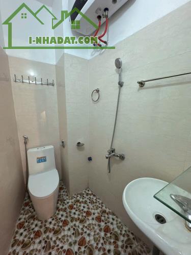DÂN XÂY HIẾM -BÁN GẤP NHÀ PHỐ TRẠM 40M- Ô TÔ - FULL NỘI THẤT 6.X TỶ
