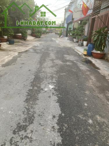 Bán nhà 95m2, 2T, hẻm 7m, ngay chợ Thuận Giao, nhỉnh 3 tỷ, đường 22 tháng 12, Thuận An, BD - 3