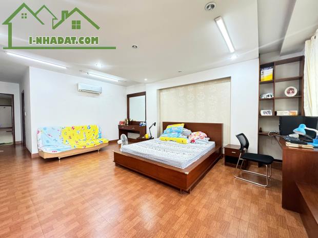 Bán Biệt Thự KDC Nam Long, Tân Thuận Đông
Q7, 120M2, 4PN chỉ 18,2 tỷ - 3