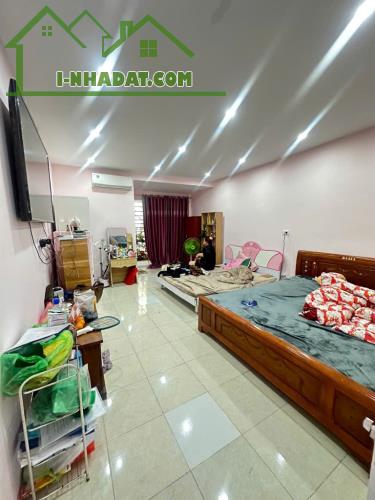 ĐẤT VÀNG - NHÀ ĐẸP - PHỐ HỒNG MAI SẦM UẤT! 🏠  Giá bán: 6.5 tỷ  Địa chỉ: Ngõ 75 Hồng Mai, - 2