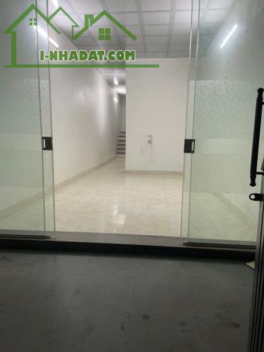 Bán nhà 2 tầng gần QT Lam Sơn MT 4m ngõ ô tô 2.2x tỷ còn mới