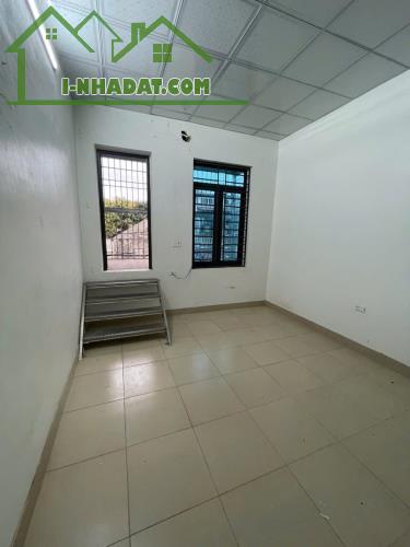 Bán nhà 2 tầng gần QT Lam Sơn MT 4m ngõ ô tô 2.2x tỷ còn mới - 1