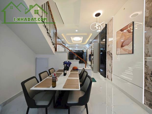 Bán gấp nhà 3 lầu hẻm ô tô Huyền Trân Công Chúa – 40m² – chỉ 5.3 tỷ