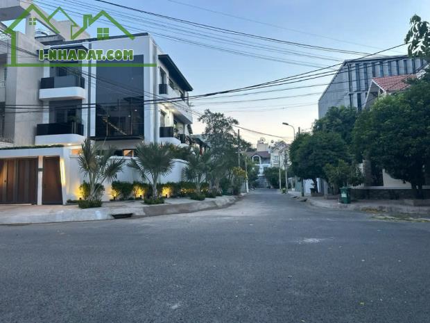 Bán Nhà Mặt Tiền Đường Nguyễn Văn Hưởng, Thảo Điền, Quận 2 - 5x22m, Chỉ 38 Tỷ - 4