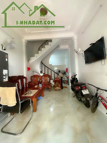Hẻm ô tô tránh 3 tầng, cạnh ACB bank Phan Huy Ích, 4.6 tỷ - 2