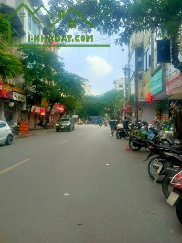 BÁN NHÀ PHÂN LÔ HOÀNG QUỐC VIỆT, LÔ GÓC, VỈA HÈ ÔTÔ TRÁNH, VIEW THOÁNG, 66M2 CHỈ 26 TỶ 800