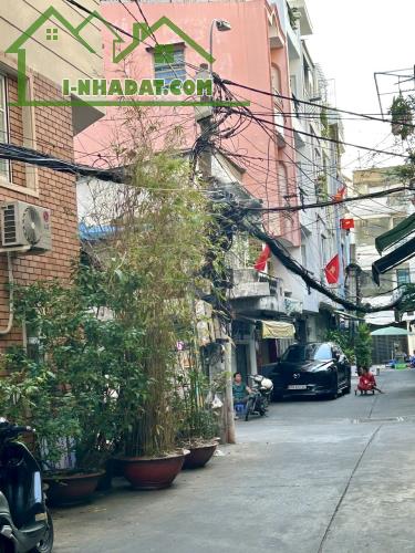 CHÍNH CHỦ CẦN BÁN CĂN ĐƯỜNG SỐ - GIOA THÔNG THUẬN TIỆN - QUA QUẬN 1 CHỈ 3 PHÚT- THÔNG RA