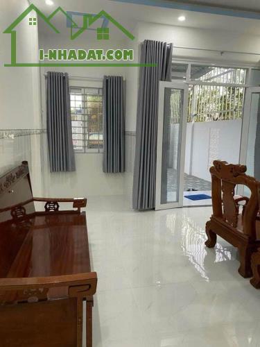 Bán gấp căn nhà cấp 4 còn như mới, SHR, 107m2, Củ Chi, Giá 1 tỷ 050. - 2
