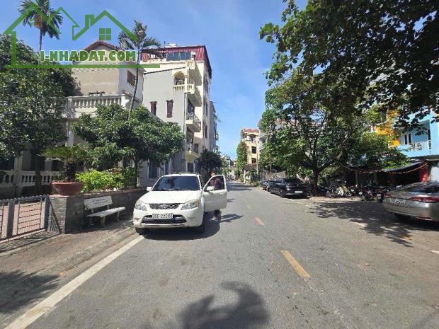 BÁN NHÀ NGUYỄN VĂN CỪ, LONG BIÊN, 36M2, 5 TẦNG, Ô TÔ GẦN, MẶT TIỀN RỘNG, HƠN 6 TỶ