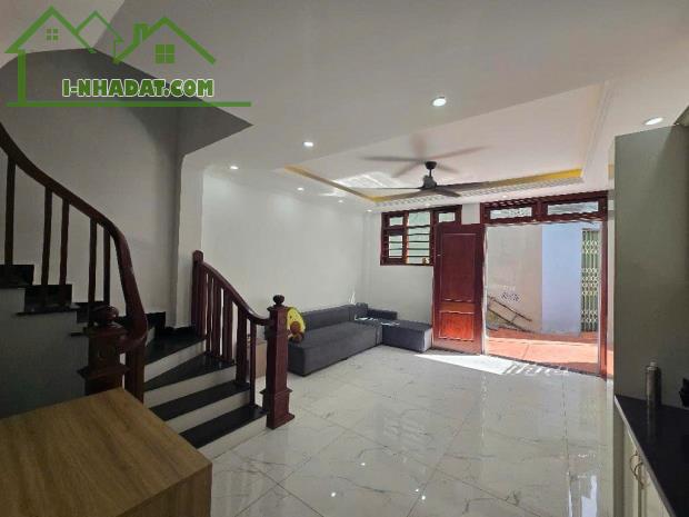 BÁN NHÀ NGUYỄN VĂN CỪ, LONG BIÊN, 36M2, 5 TẦNG, Ô TÔ GẦN, MẶT TIỀN RỘNG, HƠN 6 TỶ - 2