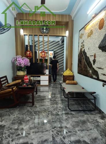 Bán nhà đội văn ,trại chuối ,Hồng Bàng. 3,3tỷ, 2 tầng, 50m.
