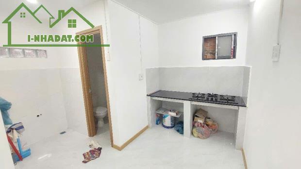 Bán nhà góc 2 tầng ngay chợ Rạch Cát Quận 8 giá 2,7 tỷ còn thương lượng - 2
