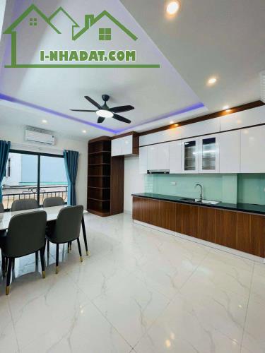 Bán nhà Phạm Văn Đồng 6 tầng 38m2 thang máy nhập, hai thoáng, ngõ rộng, kinh doanh, giá 8. - 4