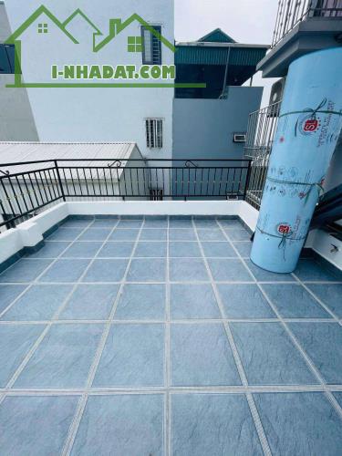 Bán nhà Phạm Văn Đồng 6 tầng 38m2 thang máy nhập, hai thoáng, ngõ rộng, kinh doanh, giá 8. - 5