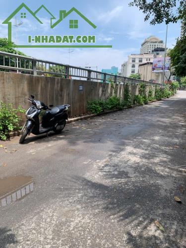 BÁN NHÀ RIÊNG ĐƯỜNG XUÂN DIỆU - MẶT NGÕ Ô TÔ ĐI - DIỆN TÍCH 90M2 - GIÁ 33 TỶ - 2