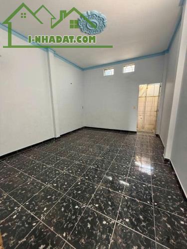 --Bán nhà mặt tiền Quảng Hiền, phường 11, Tân Bình; (5*16); 9,5 tỷ - 2 tầng - 2