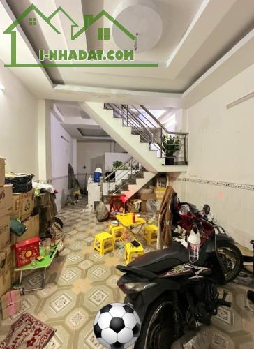 Giảm 200tr. Bán gấp nhà Lê Văn Quới, đường 8m, 44m2 2 tầng còn 4.6 tỷ