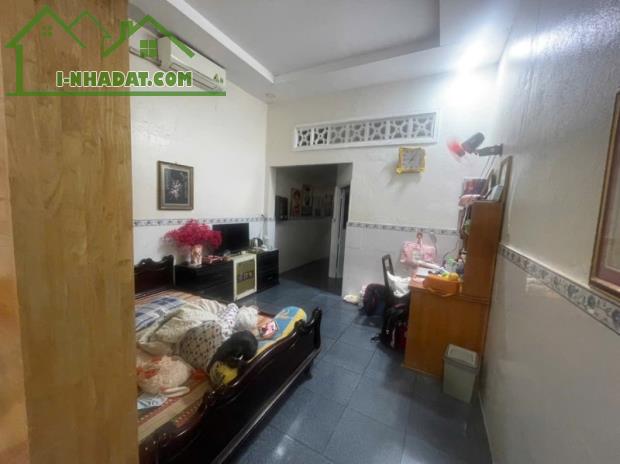Bán nhà 1 sẹc Tô Ký Trung Chánh, DTx 70 m2 .Giá chỉ  3.3 tỷ (TL)