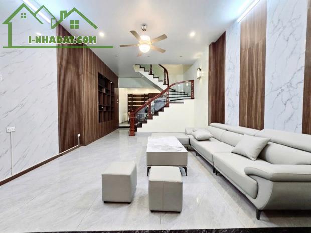 Lõi Cầu Giấy hiếm nhà bán, công năng đỉnh