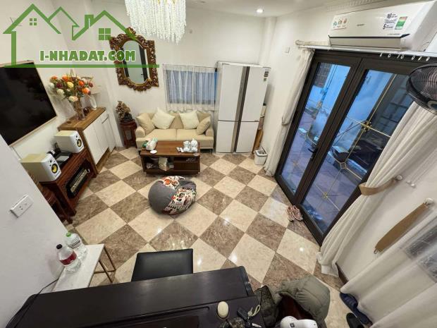 Bán nhà phố Yên Ninh, Ba Đình 24m2, 5 tầng cực đẹp, lô góc 2 thoáng giá chỉ 7.2 tỷ