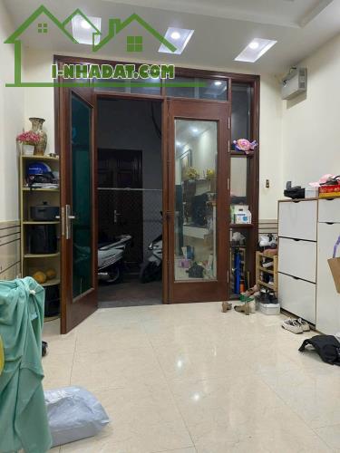 BÁN NHÀ QUẬN 10, 2 TẦNG, 46m2, HXH, SÁT MẶT TIỀN, GẦN SÂN VĐ THỐNG NHẤT, 6,5 TỶ