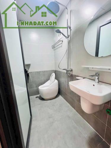 BÁN NHÀ QUẬN 10, 2 TẦNG, 46m2, HXH, SÁT MẶT TIỀN, GẦN SÂN VĐ THỐNG NHẤT, 6,5 TỶ - 2