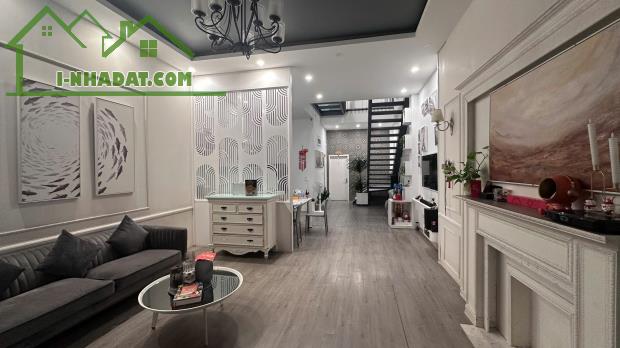 CẦN BÁN CĂN NHÀ ĐẸP, CHỦ XÂY CỰC KỲ TÂM HUYẾT - 1