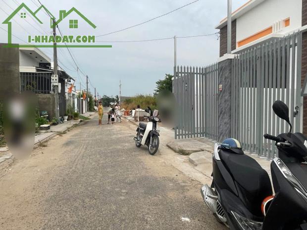BÁN LÔ ĐẤT ĐƯỜNG XE HƠI 4X25, GIÁ RẺ, SHR, ĐỨC HÒA, LONG AN