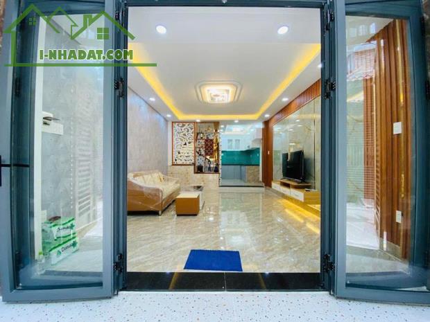 Đi nước ngoài định cư bán gấp nhà ở đường Phú Mỹ, phường 22, quận Bình Thạnh, giá 2 tỷ 550 - 1