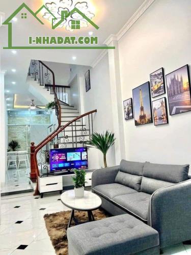 Siêu phẩm nhà Khương Trung, Thanh Xuân, 42m2, 3 tầng, 3 ngủ chỉ 5,8 tỷ