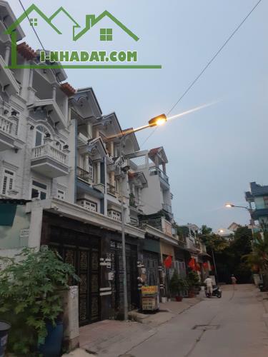 Bình Tân,hẻm ô tô, Nhà mới đẹp 4 tầng 72M2, gần MT, giá rẻ. - 1