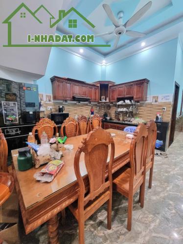 Bán nhà 3 Tấm ĐẸP Dĩ An,nội thất toàn Gõ Đỏ xìn xò con bò,nhà dành cho ĐẠI GIA - 3