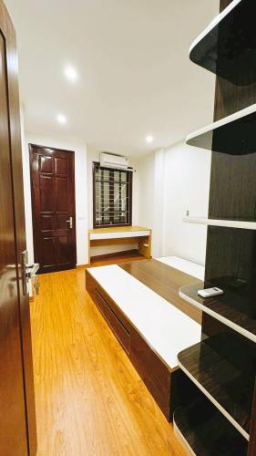Ô TÔ CON ĐỖ CỬA. NGAY GẦN PHỐ -  HÀNG XÓM KĐT KIẾN HƯNG - 2