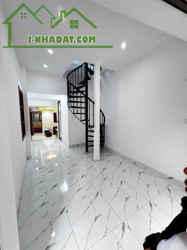 Bán Nhà Phố Thịnh Quang 32/50m2 x 4 tầng, mặt ngõ thông rộng, ở sướng kính doanh đỉnh